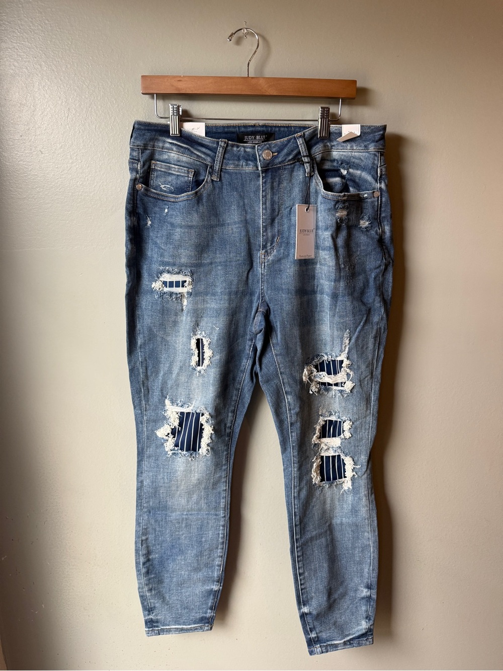 Judy Blue Women’s High Waist Distressed Skinny Jeans Size 14W Medium Wash